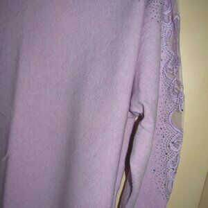 NEW - WOMENS VERY CLASSY AND SWEET SWEATER - SIZE - XL